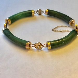 VINTAGE 14K GOLD ASIAN LETTERS JADE Bracelet